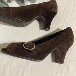 AEROSOLES 8.5 Geneva Brown Soft Suede Pumps Barely Peep Toe Shoes 3.5 Heels